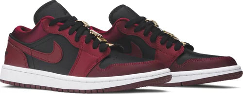 Jordan Low Dark Beetroot Black (W) beide Schuhe zusammen