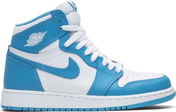 Jordan  Retro UNC (GS) Ansicht linker Schuh