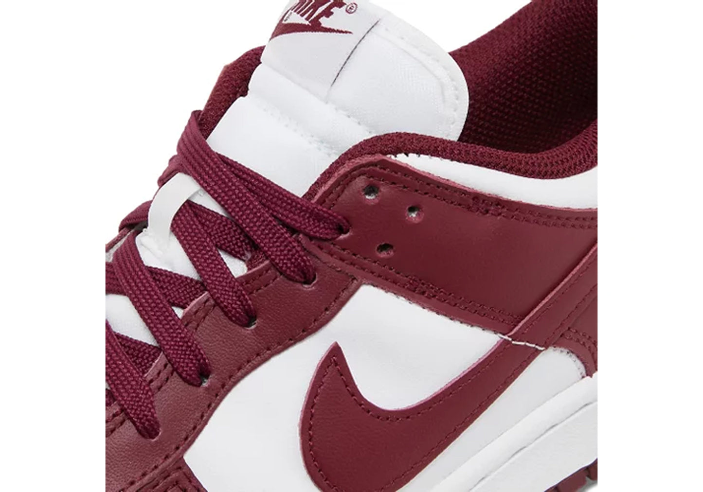 Nike Dunk Low Bordeaux (W)