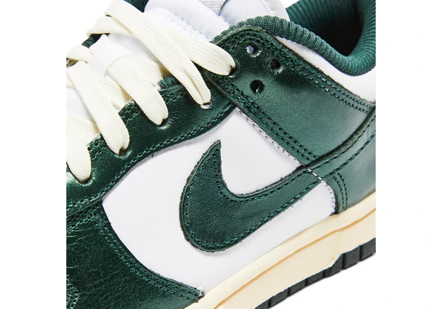 Nike Dunk Low Vintage Green (W)